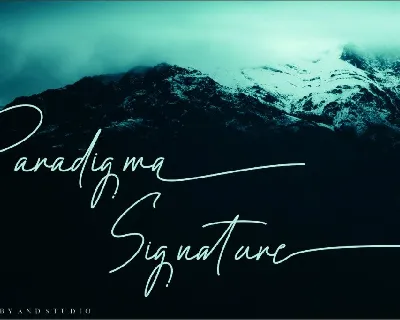 Paradigma Signature font