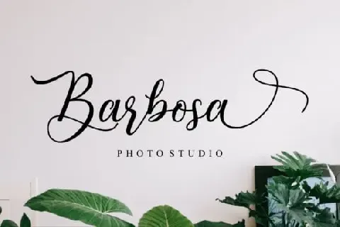 Margetha Calligraphy font