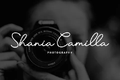 Candelia Signature font