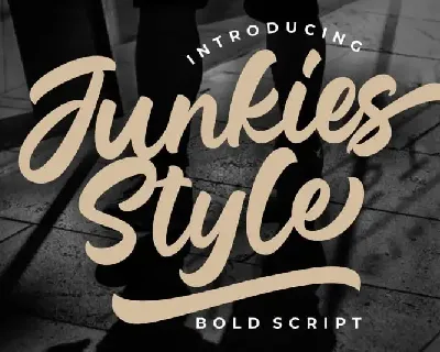 Junkies Style Brush font