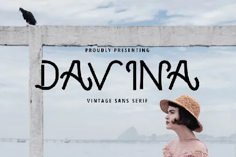 Davina Vintage font