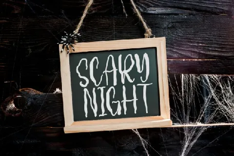 Screaming House Display font