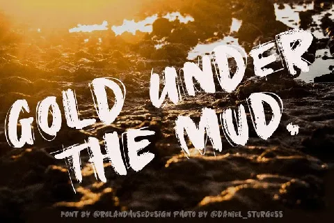 Gold Under The Mud font