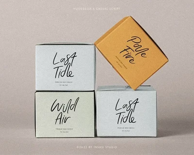 Hugedelia - Warm Script Font