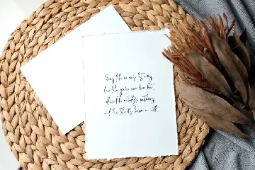 Grinfone Of Columbine Handwritten Signature Font