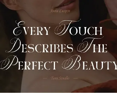 AURA LUXESS font