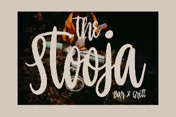 Hello Rissha Handwritten Script Font