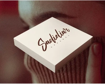 Sattelia | Modern Script Font