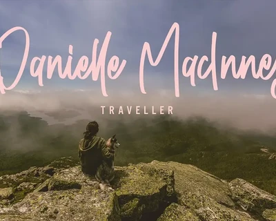Lightness - Bold Signature Font
