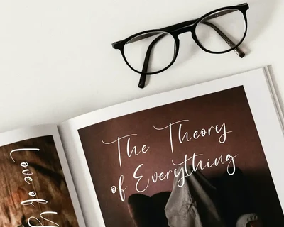Catthy Wellingten - Modern Script Font