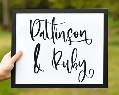 Housemother - Beauty Handwritten Font