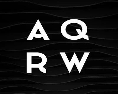 HANOVER - Minimal & Stylish Display Typeface font