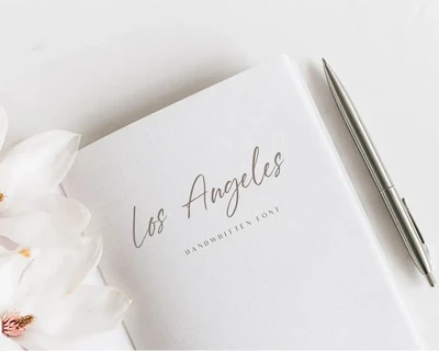Renitta - Handwritten Font