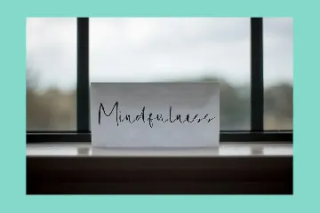 Jenyta Modern Calligraphy Font