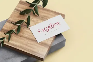 Melanista - Bouncy Script font