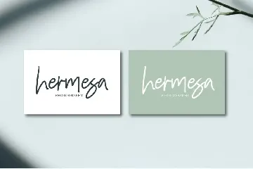 Hineda Signature font