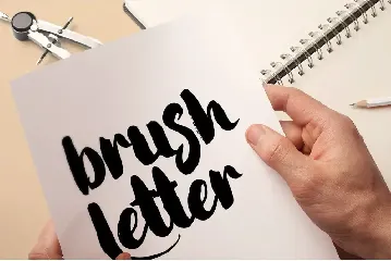 Little Stars Brush font