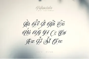 Trifasciata font