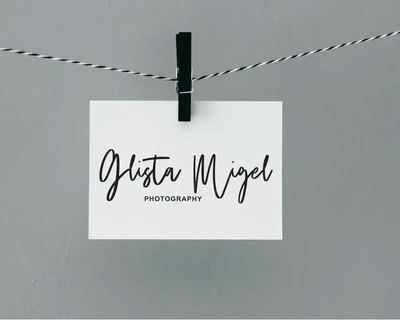 Fanidess Signature - Casual Handwritten font
