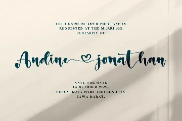 Holiday Connecting Love font