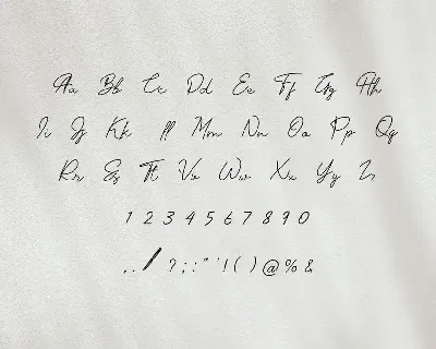 Qardenia Signature Font