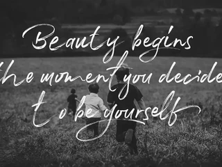 Wokeh - Brush Font