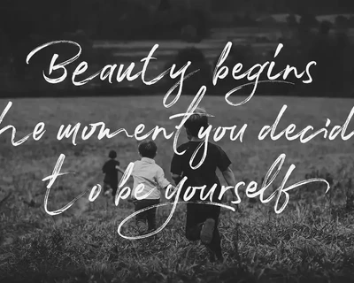 Wokeh - Brush Font